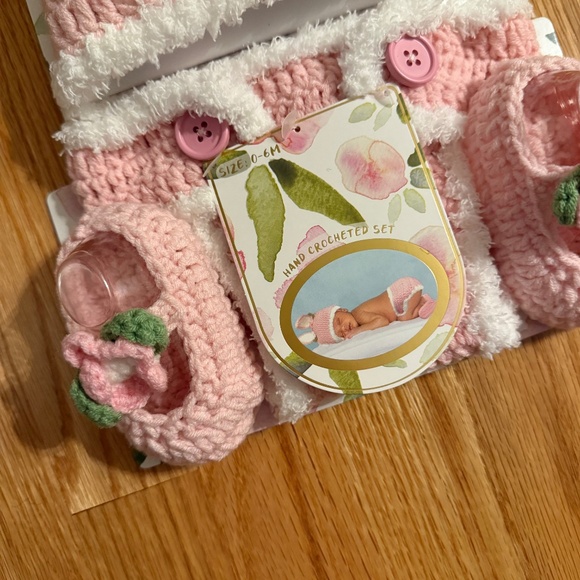 So’dorable Hand Crocheted Baby Girl 3 Piece Easter Photo-op Set - Picture 7 of 8